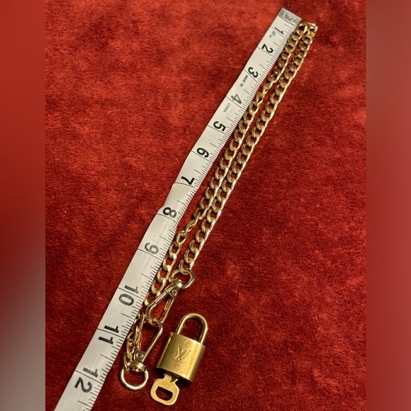 Lois Vuitton padlock with key 🔐 and necklace{#454} - Picture 12 of 16